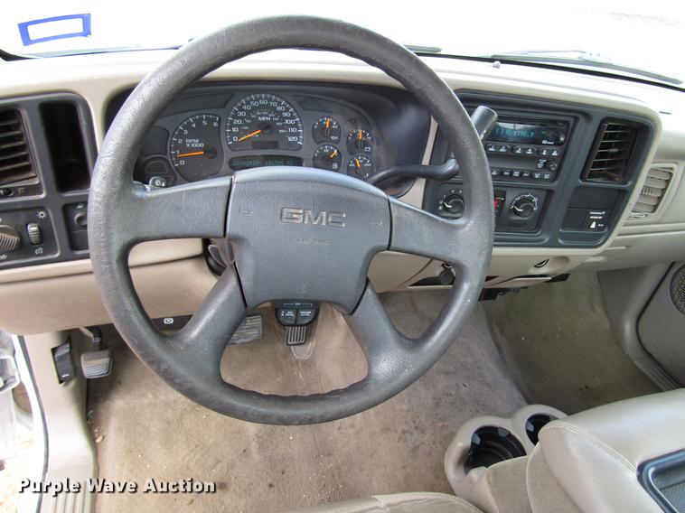 image for item DF7905 2003 GMC Sierra 1500 pickup truck