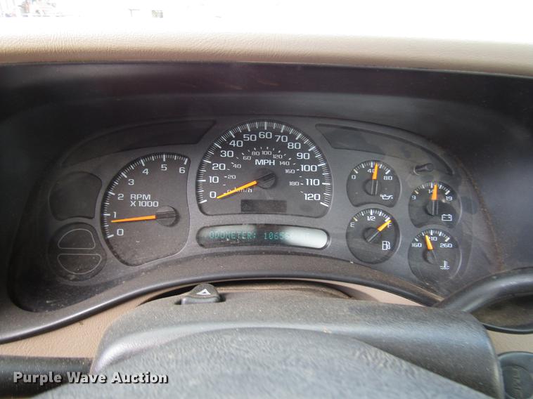 image for item DF7905 2003 GMC Sierra 1500 pickup truck