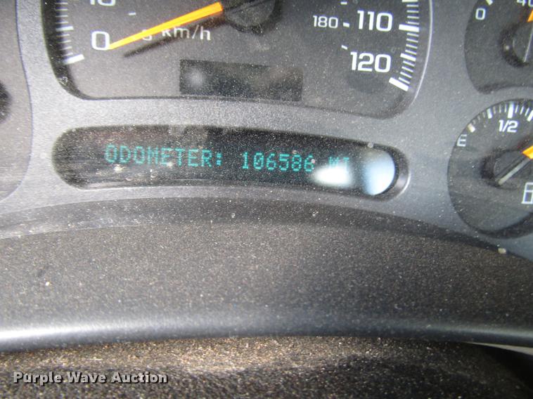 image for item DF7905 2003 GMC Sierra 1500 pickup truck