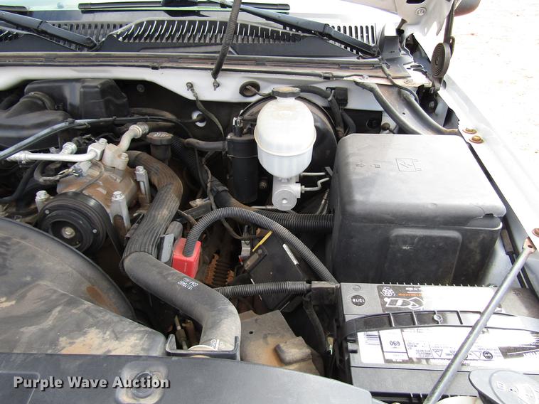 image for item DF7905 2003 GMC Sierra 1500 pickup truck