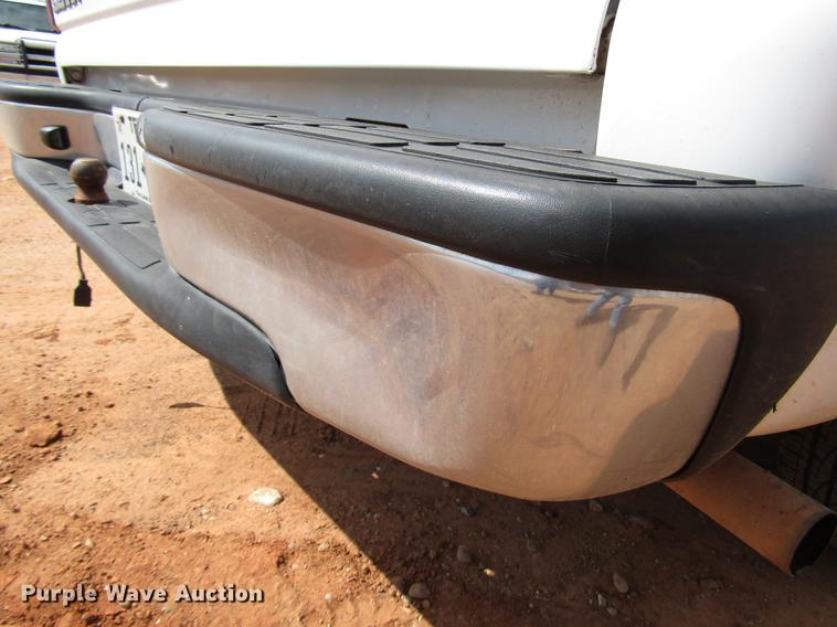 image for item DF7905 2003 GMC Sierra 1500 pickup truck