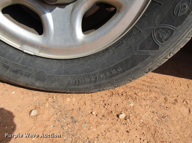 image for item DF7905 2003 GMC Sierra 1500 pickup truck