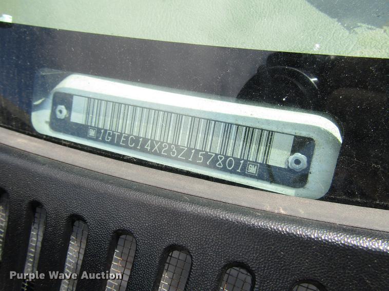 image for item DF7905 2003 GMC Sierra 1500 pickup truck