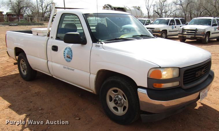 image for item DF7906 1999 GMC Sierra 1500 pickup truck