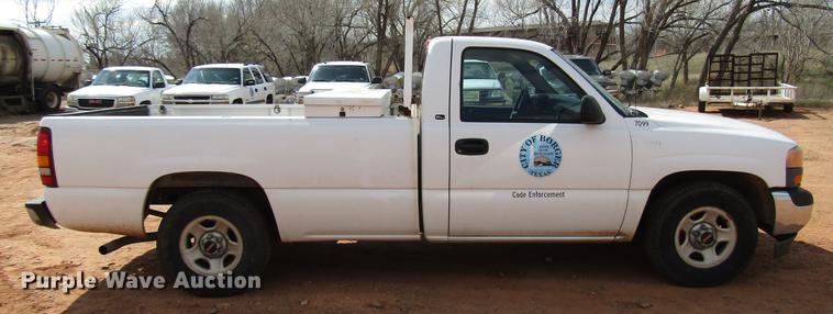 image for item DF7906 1999 GMC Sierra 1500 pickup truck