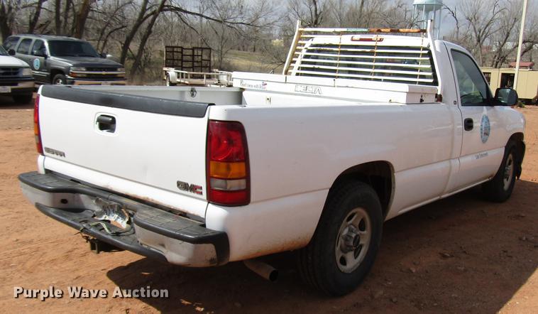 image for item DF7906 1999 GMC Sierra 1500 pickup truck