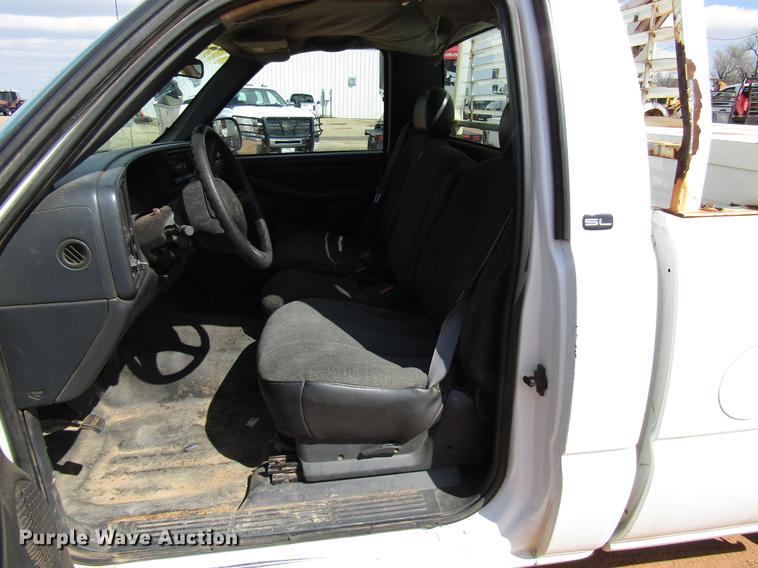 image for item DF7906 1999 GMC Sierra 1500 pickup truck