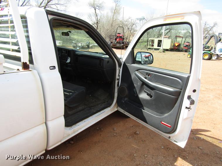 image for item DF7906 1999 GMC Sierra 1500 pickup truck