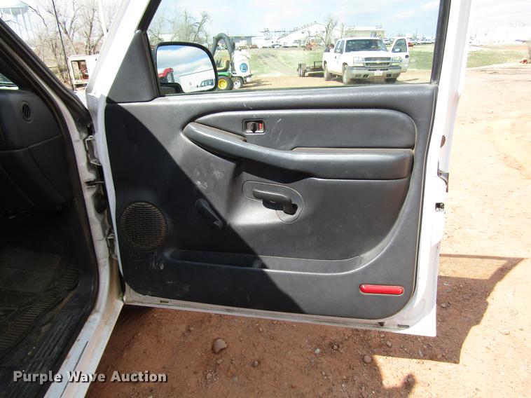 image for item DF7906 1999 GMC Sierra 1500 pickup truck