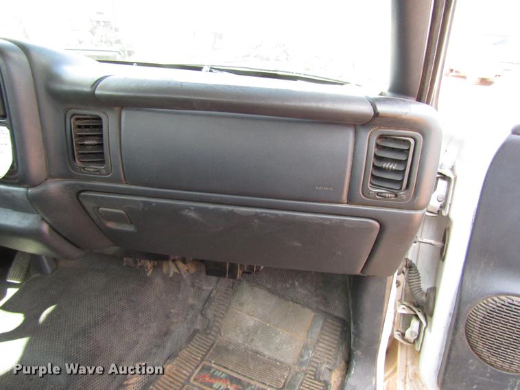 image for item DF7906 1999 GMC Sierra 1500 pickup truck