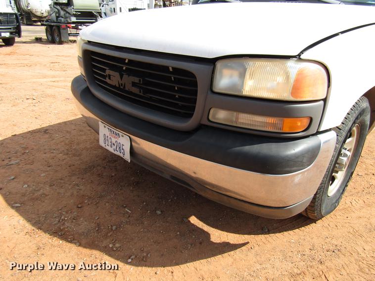 image for item DF7906 1999 GMC Sierra 1500 pickup truck
