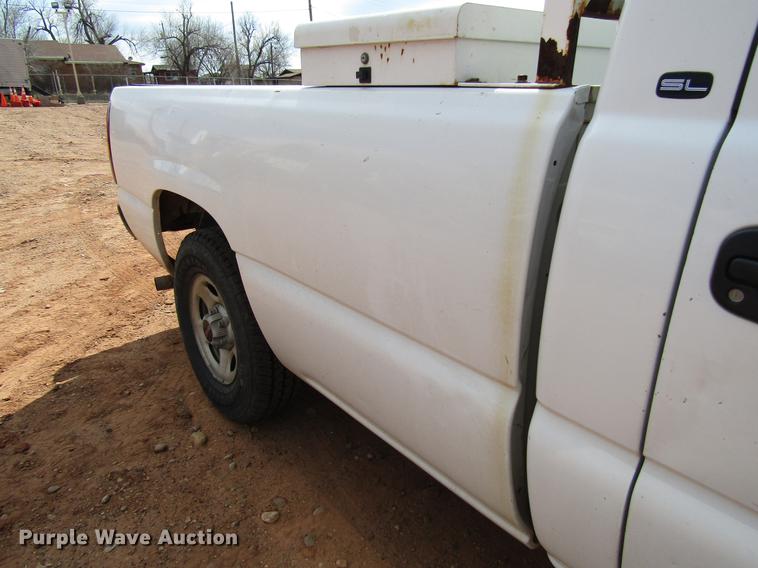 image for item DF7906 1999 GMC Sierra 1500 pickup truck