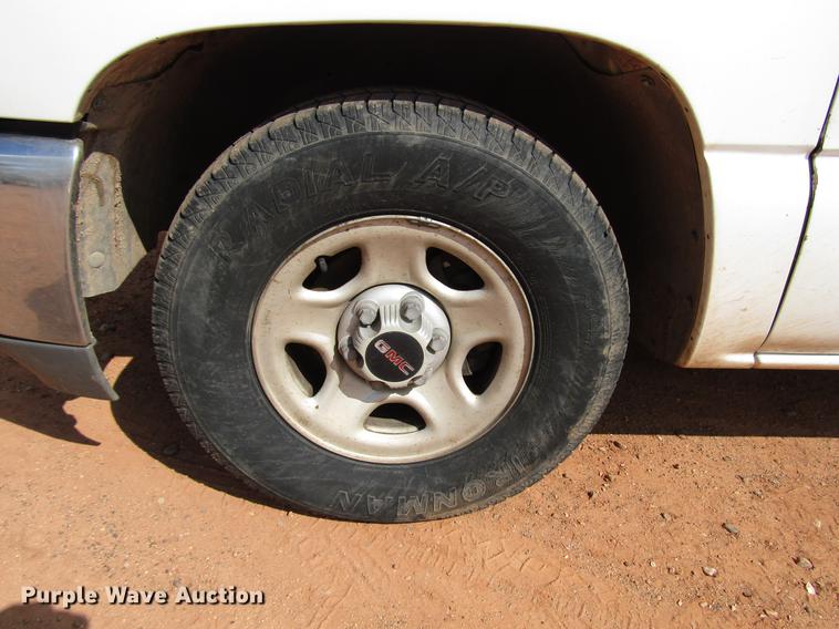 image for item DF7906 1999 GMC Sierra 1500 pickup truck