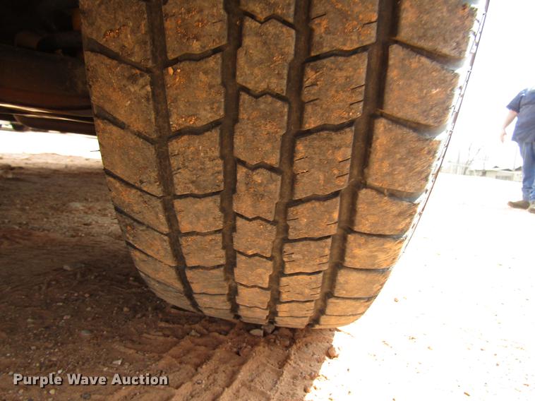 image for item DF7906 1999 GMC Sierra 1500 pickup truck