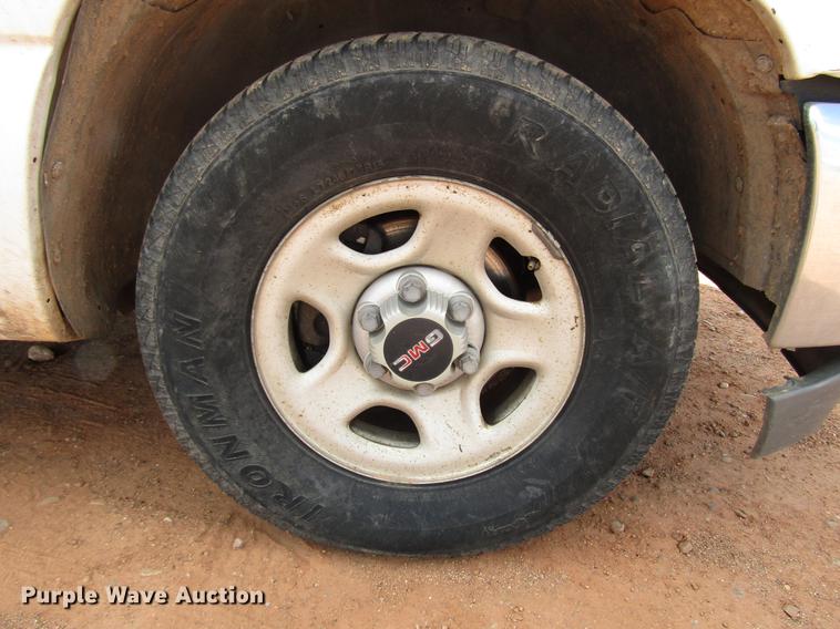 image for item DF7906 1999 GMC Sierra 1500 pickup truck