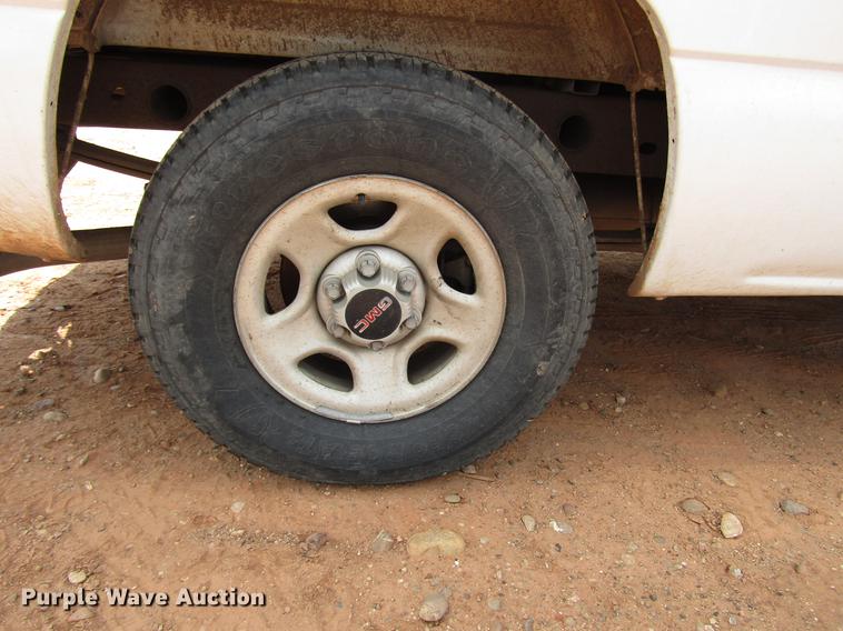 image for item DF7906 1999 GMC Sierra 1500 pickup truck