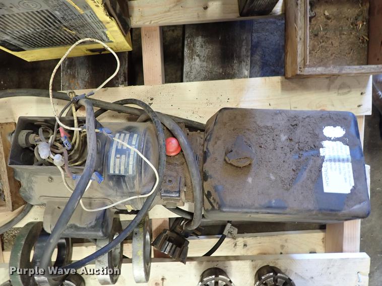 image for item DF8789 Weatherhead T420 hydraulic hose crimper