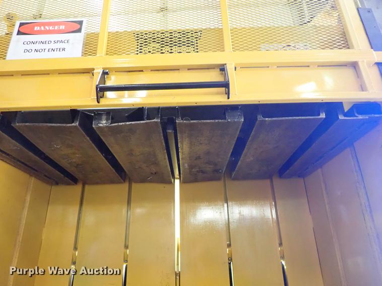 image for item DF8790 Ver-Tech M60 cardboard baler