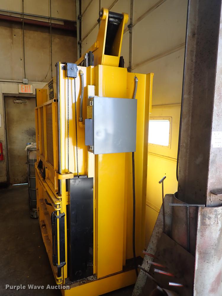 image for item DF8790 Ver-Tech M60 cardboard baler