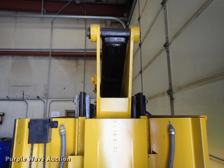 image for item DF8790 Ver-Tech M60 cardboard baler