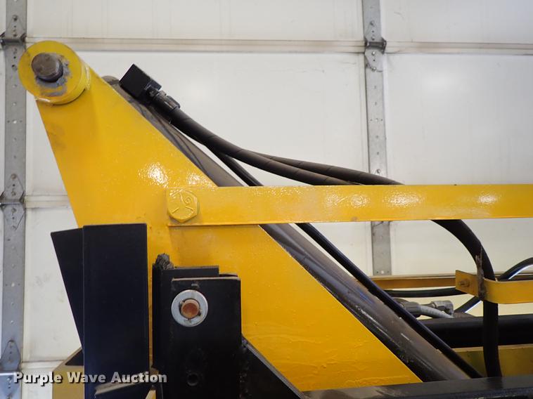 image for item DF8790 Ver-Tech M60 cardboard baler