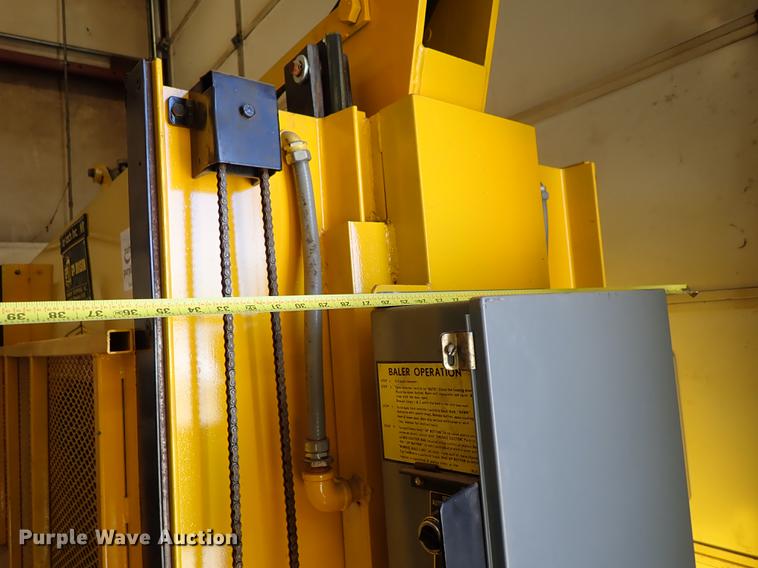 image for item DF8790 Ver-Tech M60 cardboard baler