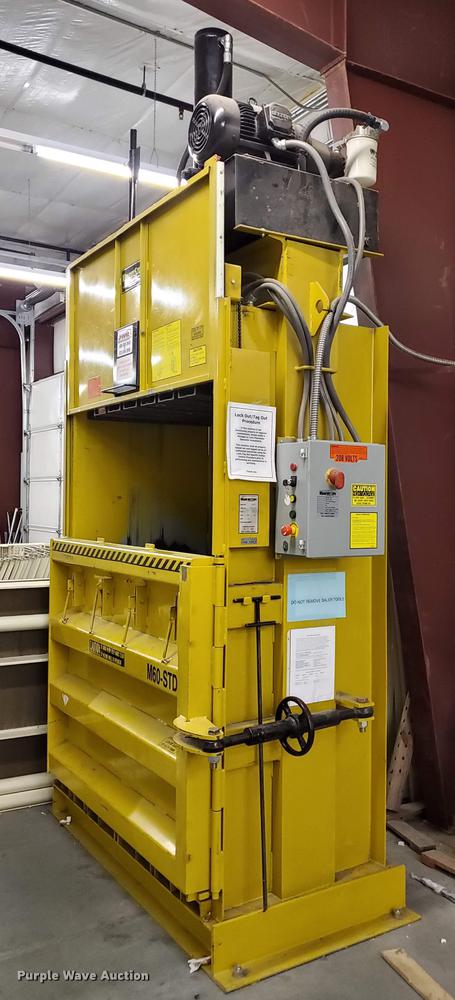 image for item DF8806 Harmony M60-STD cardboard baler