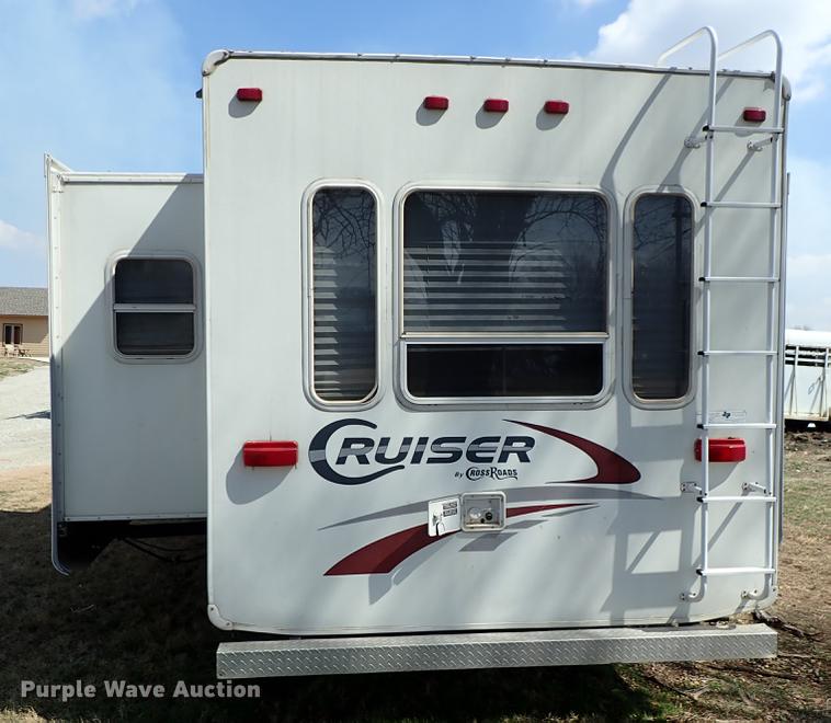image for item DF8852 2005 Cross Roads Cruiser camper