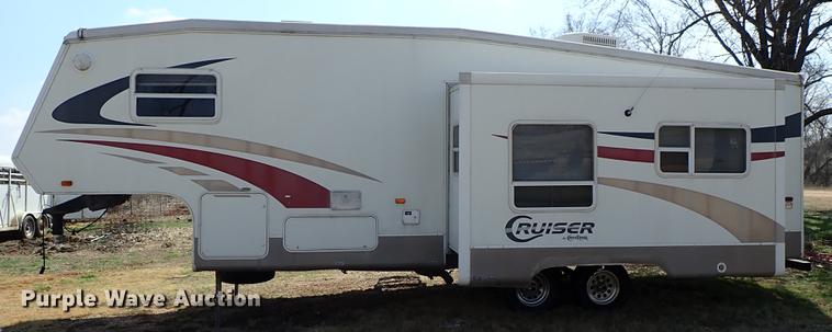 image for item DF8852 2005 Cross Roads Cruiser camper