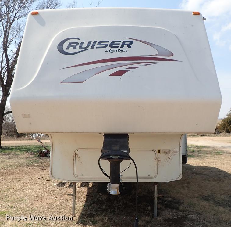 image for item DF8852 2005 Cross Roads Cruiser camper