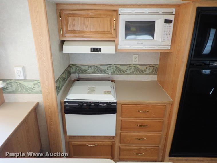 image for item DF8852 2005 Cross Roads Cruiser camper