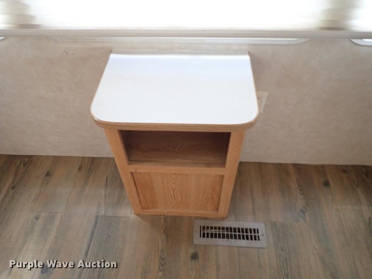 image for item DF8852 2005 Cross Roads Cruiser camper