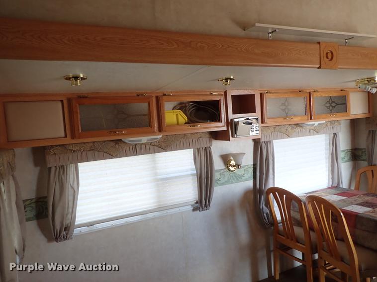 image for item DF8852 2005 Cross Roads Cruiser camper