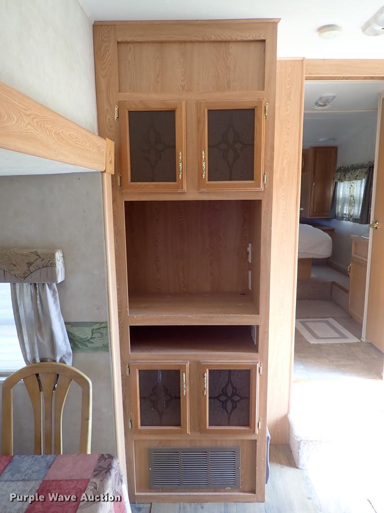 image for item DF8852 2005 Cross Roads Cruiser camper