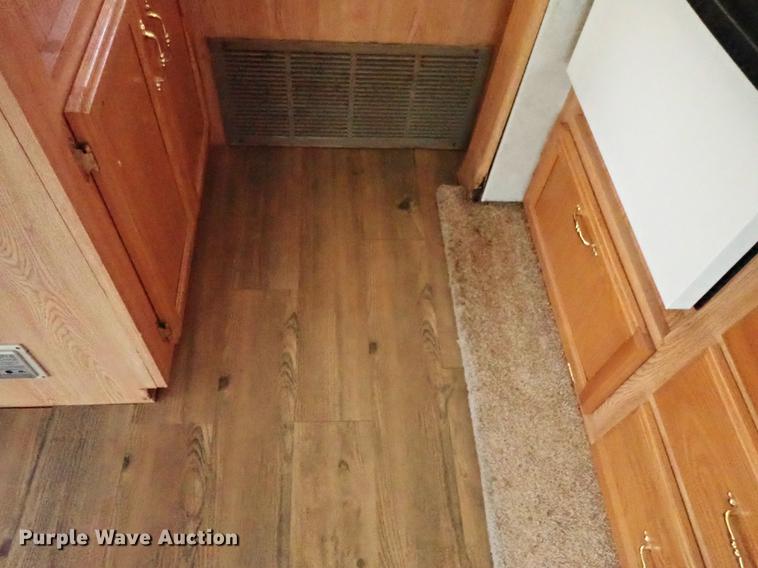 image for item DF8852 2005 Cross Roads Cruiser camper