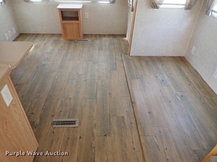 image for item DF8852 2005 Cross Roads Cruiser camper