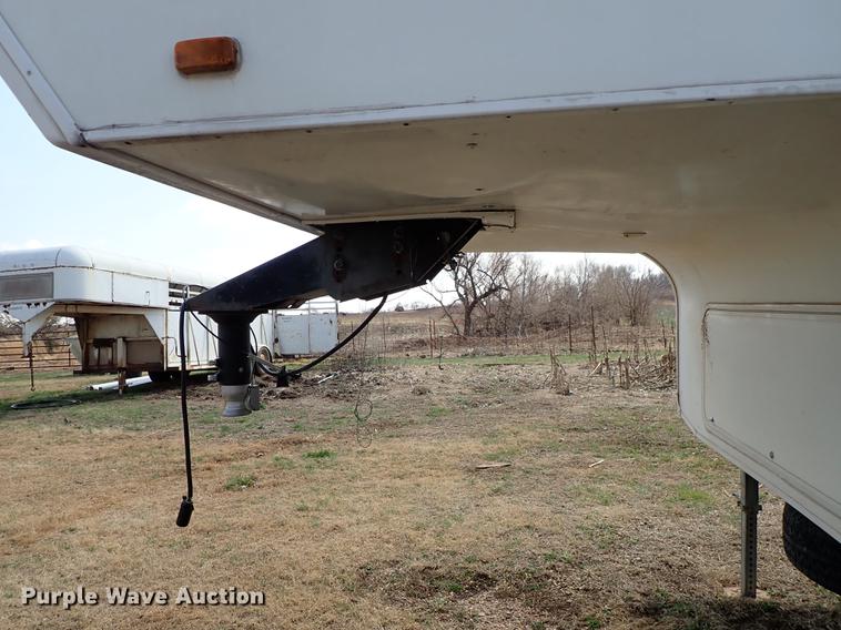 image for item DF8852 2005 Cross Roads Cruiser camper