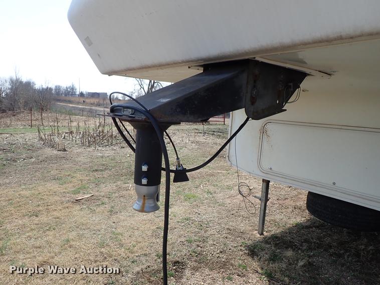 image for item DF8852 2005 Cross Roads Cruiser camper