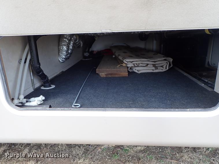 image for item DF8852 2005 Cross Roads Cruiser camper