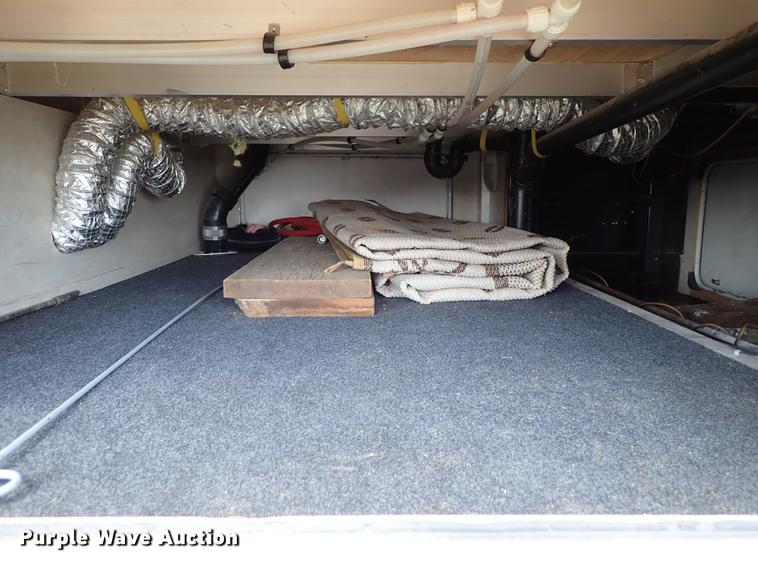 image for item DF8852 2005 Cross Roads Cruiser camper