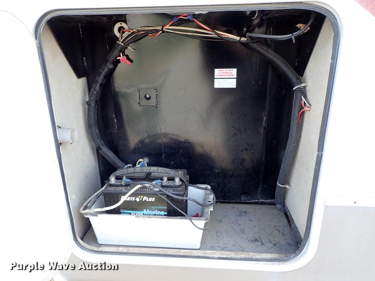 image for item DF8852 2005 Cross Roads Cruiser camper