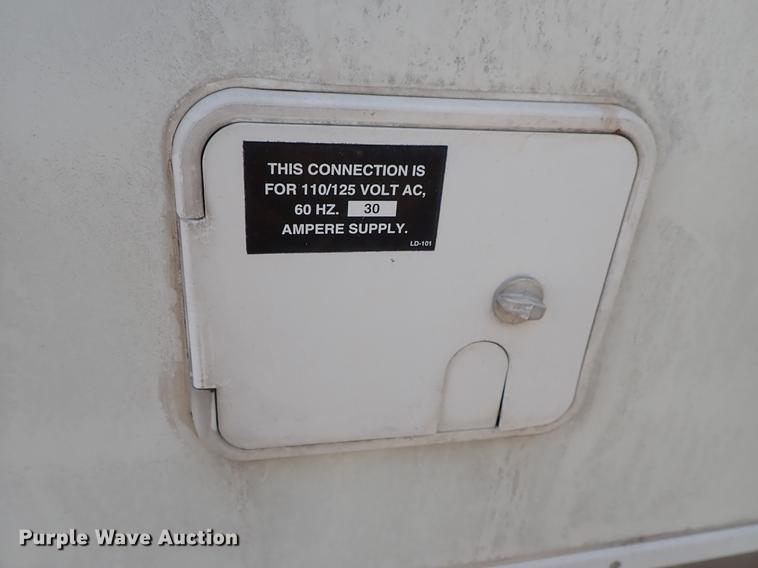 image for item DF8852 2005 Cross Roads Cruiser camper