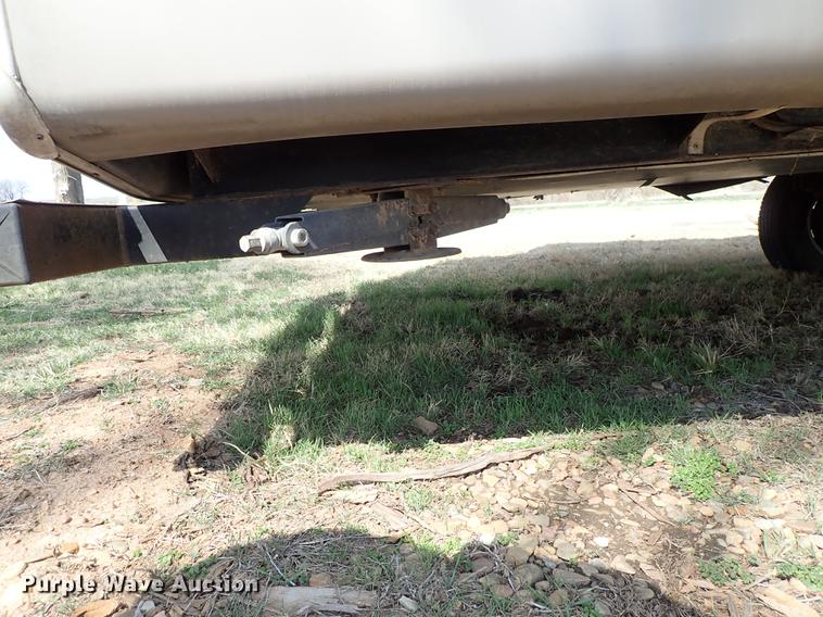 image for item DF8852 2005 Cross Roads Cruiser camper