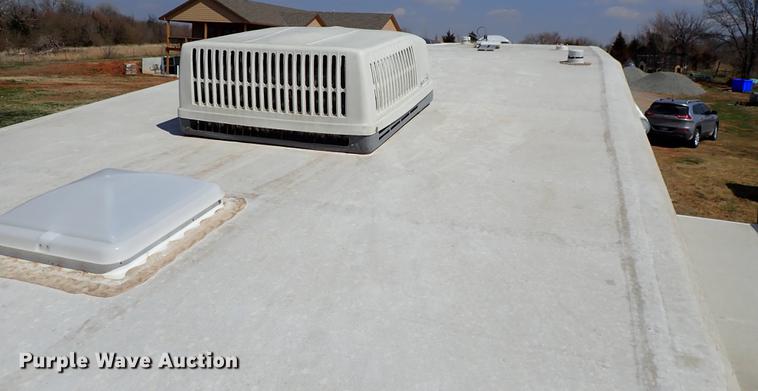 image for item DF8852 2005 Cross Roads Cruiser camper