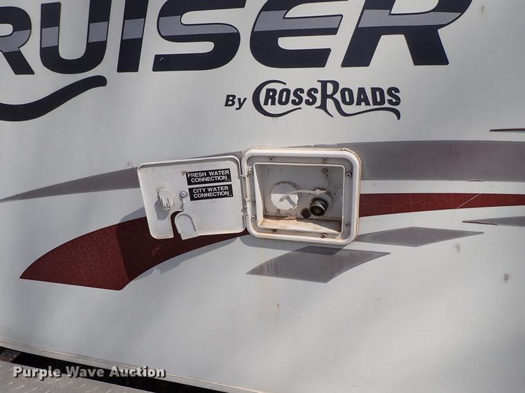 image for item DF8852 2005 Cross Roads Cruiser camper