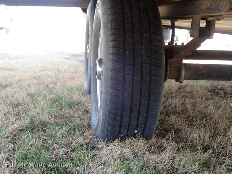 image for item DF8852 2005 Cross Roads Cruiser camper