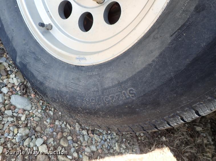 image for item DF8852 2005 Cross Roads Cruiser camper