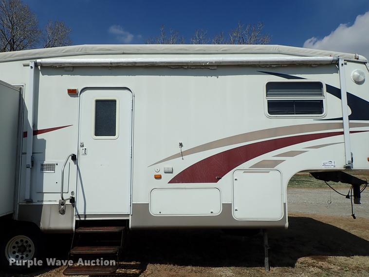 image for item DF8852 2005 Cross Roads Cruiser camper