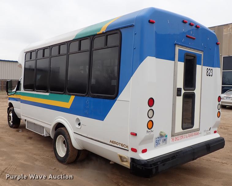 image for item DF8854 2007 Ford Econoline E450 shuttle bus