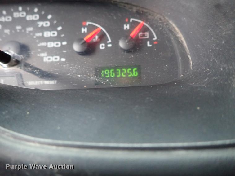 image for item DF8854 2007 Ford Econoline E450 shuttle bus